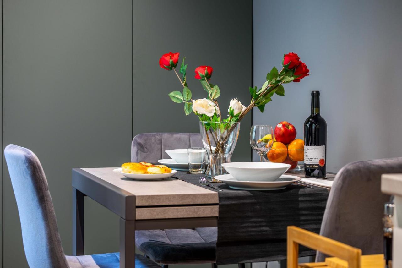 Deluxe Apartment Milan - Duomo - Milan Lin Airport ภายนอก รูปภาพ